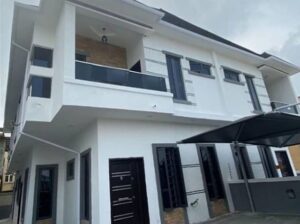 Semi detached apartment in Lekki