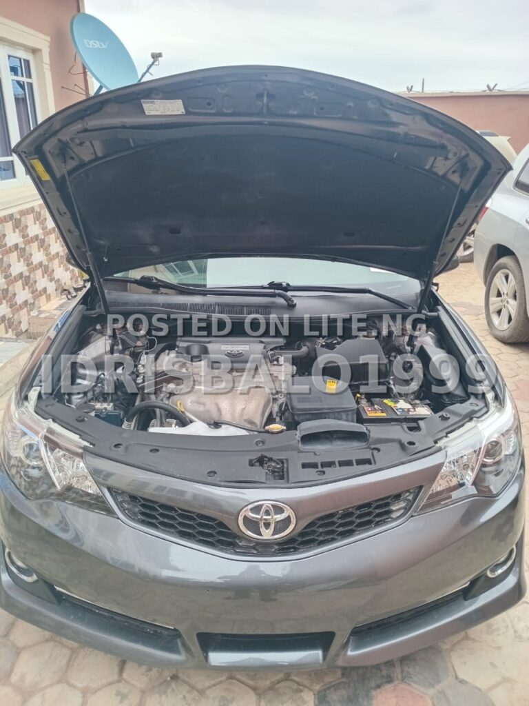 Foreign used Toyota Camry SE 013