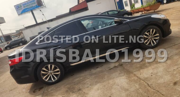 Naija used Hyundai grandeur 2011 model with panoramic view black on black